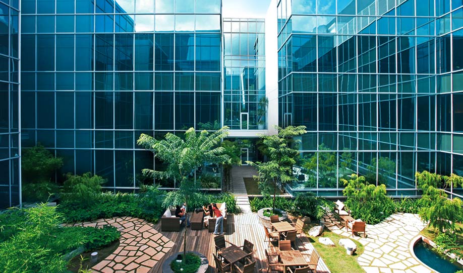 Novena Medical Center Courtyard