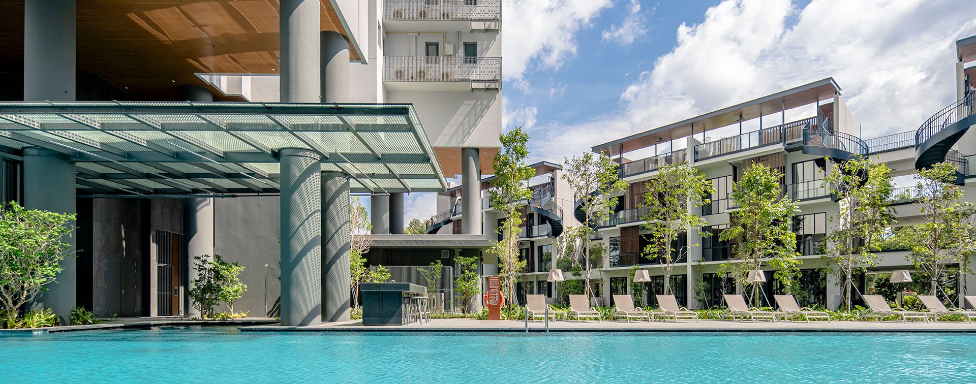 sereen swimming pool